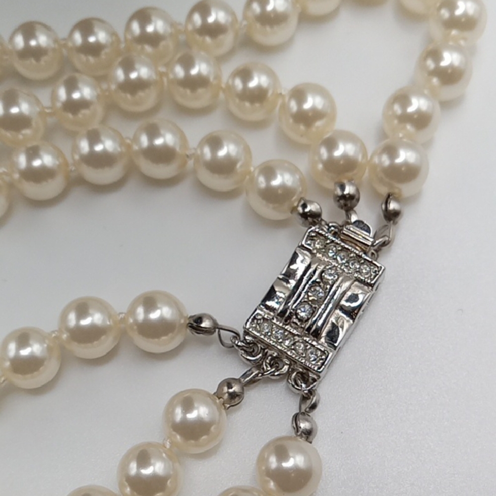 Cream Multi-Strand Pearl Necklace with Lustrous Finish - Picture 2 of 3